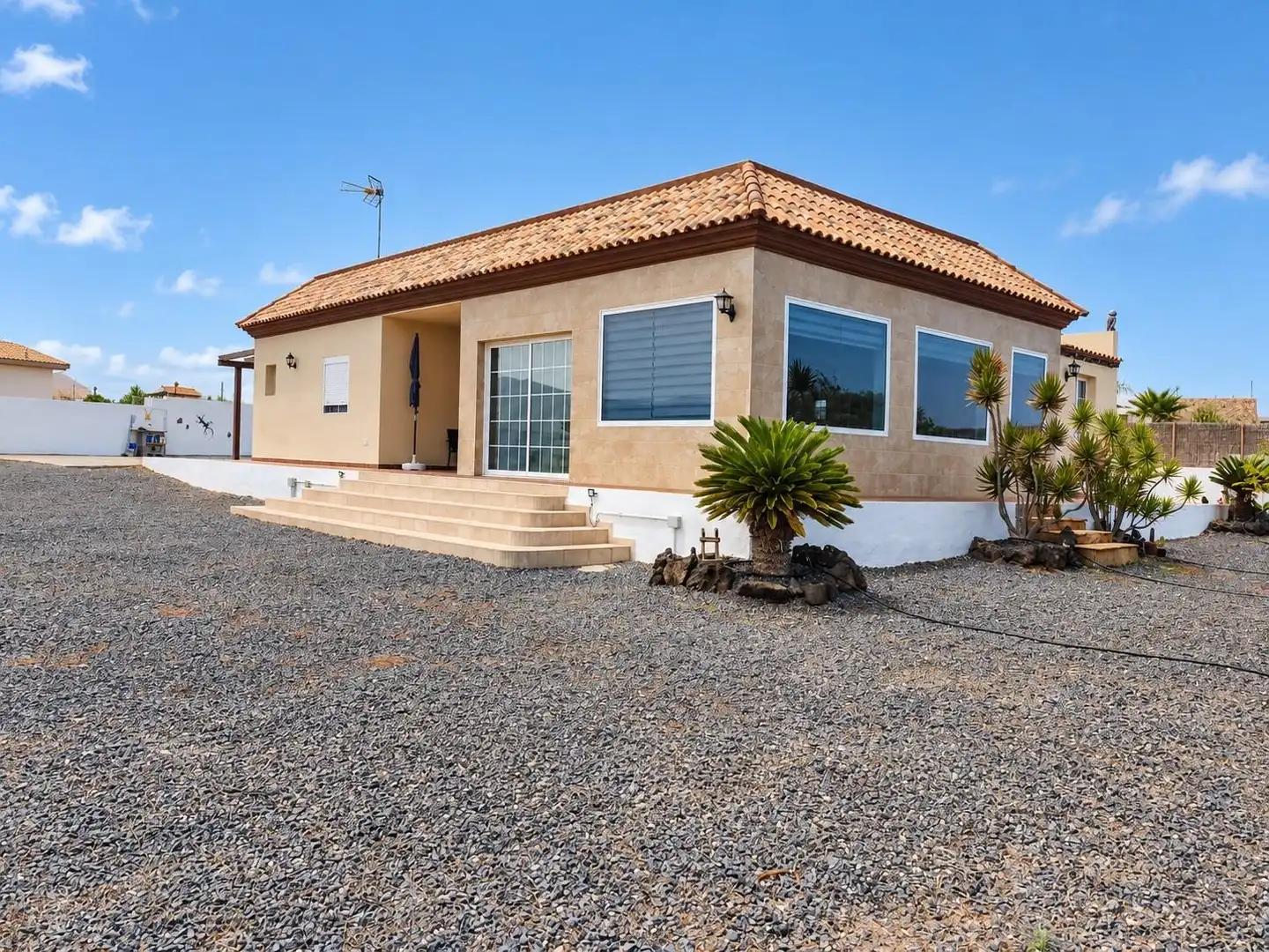 Detached house with pool for sale in CL VALDIVIA, imagen 3