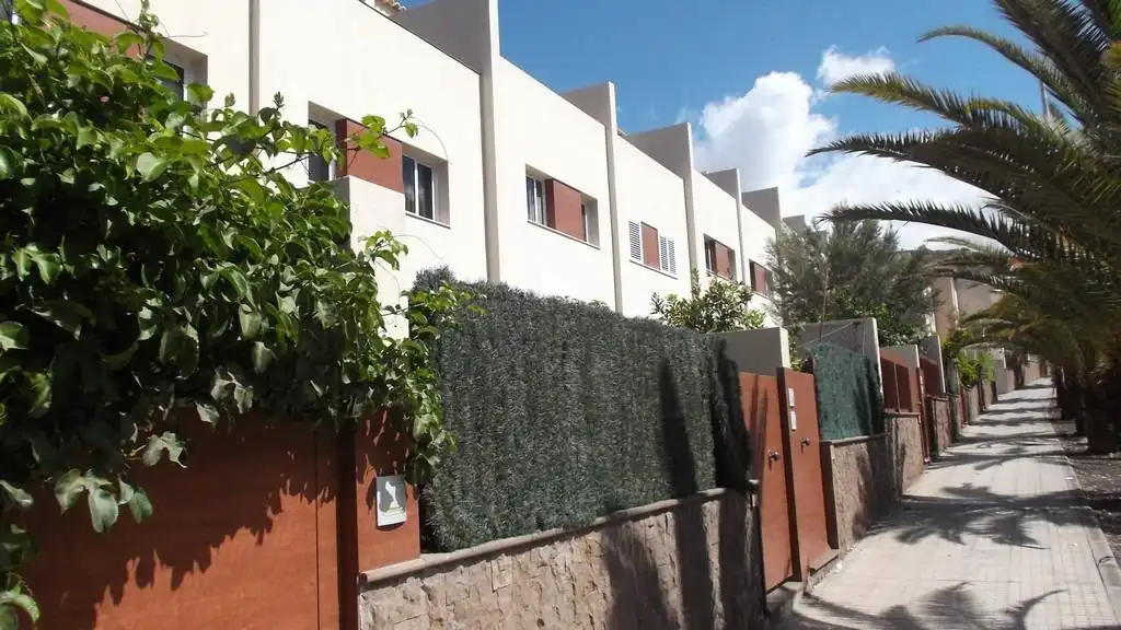 Maison mitoyenne avec piscine à vendre à Los Cristianos