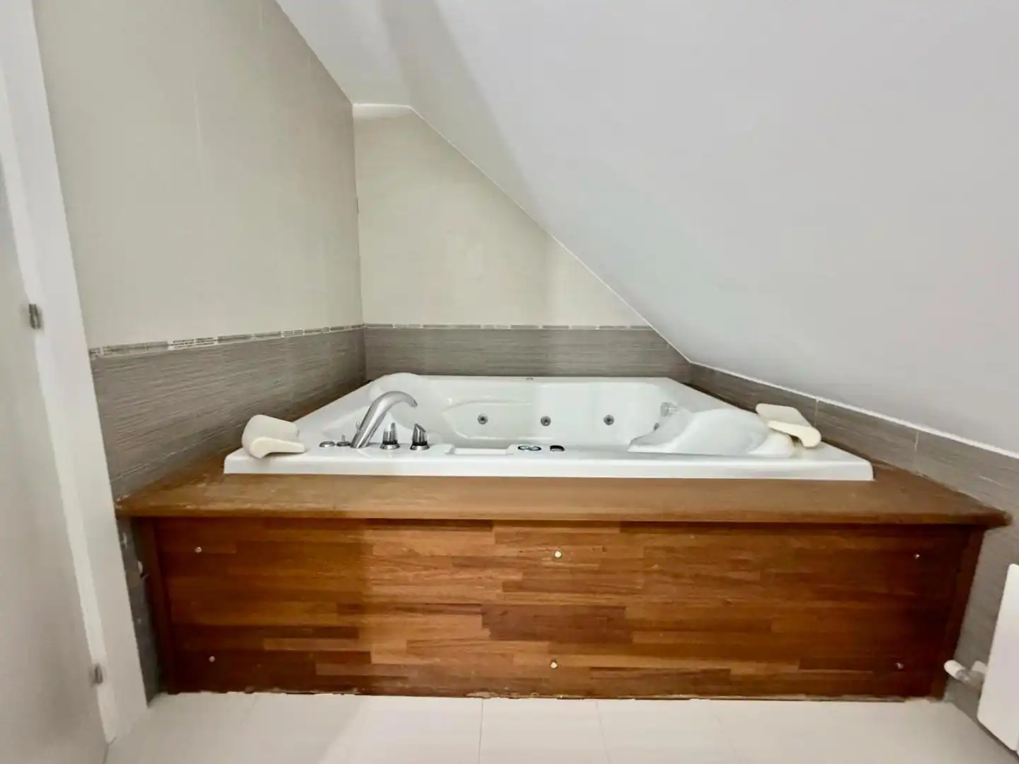 Baño de Piso en venta en Villanueva de Gállego con Terraza, Trastero y Amueblado