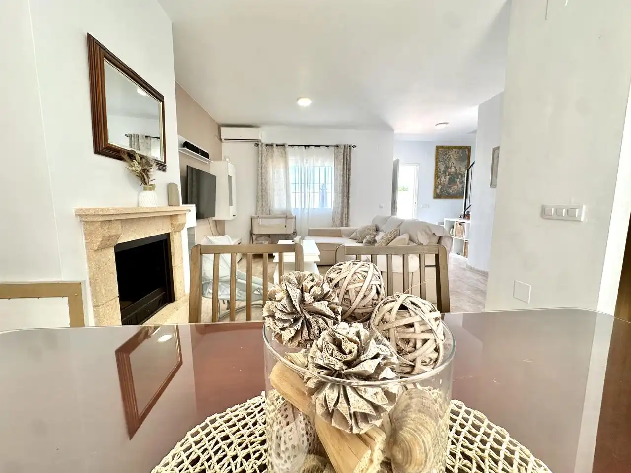 Sala de estar de Casa adosada en venta en Fuente de Piedra con Aire acondicionado, Terraza y Piscina comunitaria