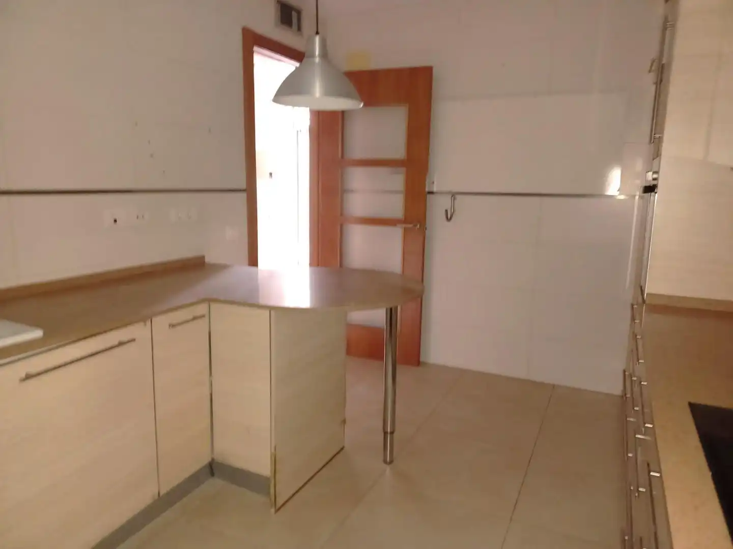 Cuina de Casa adosada en venda en Cambrils amb Terrassa i Piscina comunitària