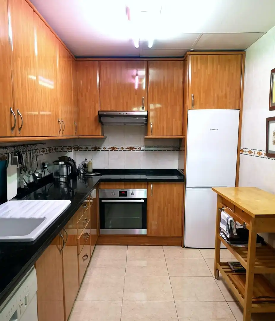 Cocina de Casa adosada de alquiler en Marbella con Aire acondicionado, Jardín privado y Terraza
