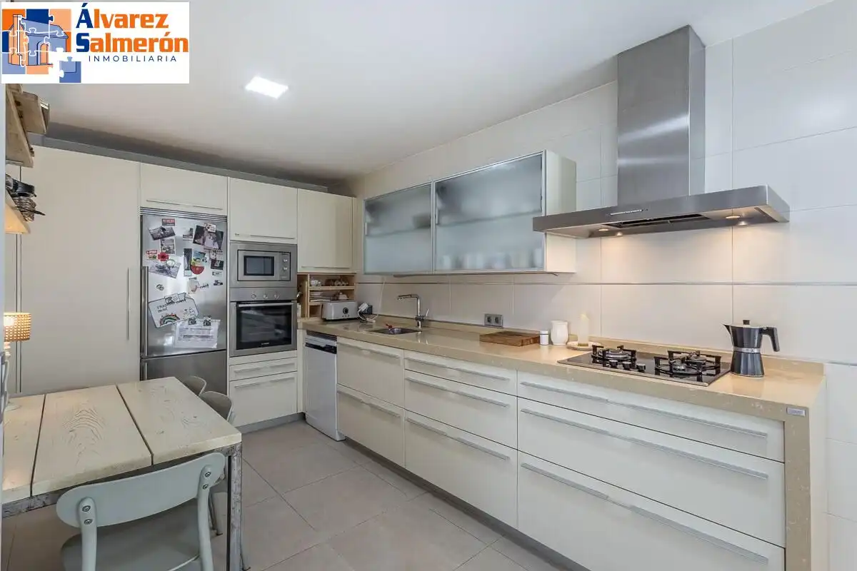Kitchen of Houses for sale in Huétor Vega  with Air Conditioner, Heating and Terrace