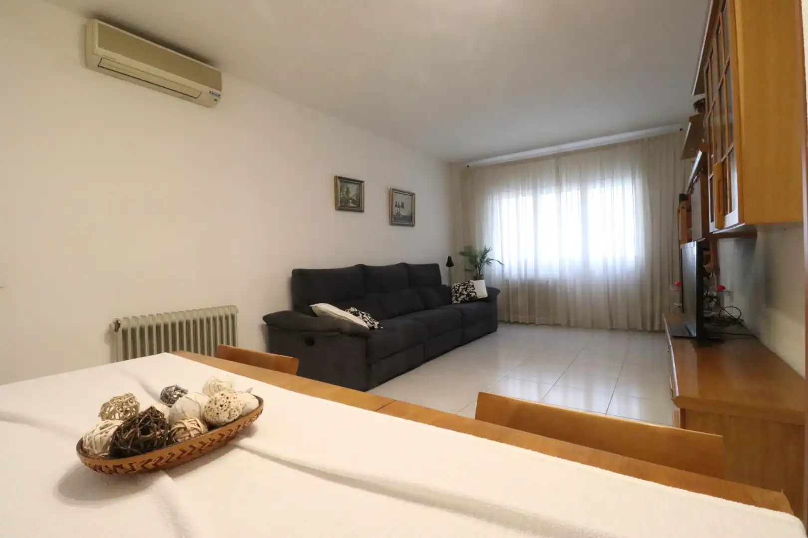 Wohnzimmer von Erdgeschoss zum Verkauf in Sabadell mit Klimaanlage, Heizung und Terrasse