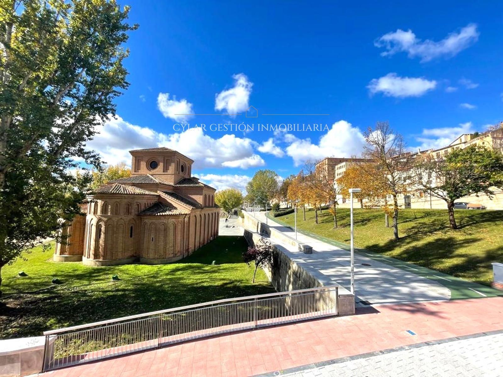 Exterior view of Flat to rent in Salamanca Capital  with Heating, Swimming Pool and Furnished