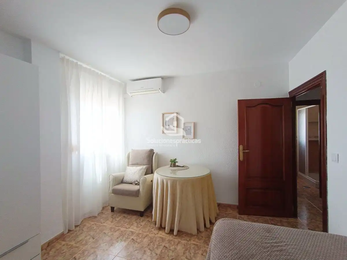Schlafzimmer von Wohnung zur Miete in Martos mit Klimaanlage, Heizung und Terrasse