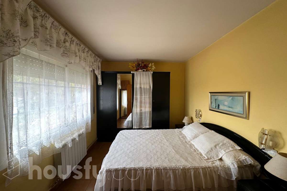 Bedroom of House or chalet for sale in Torrelles de Foix  with Air Conditioner, Heating and Private garden