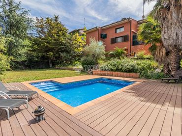 Casa amb balcó de lloguer a Valldoreix