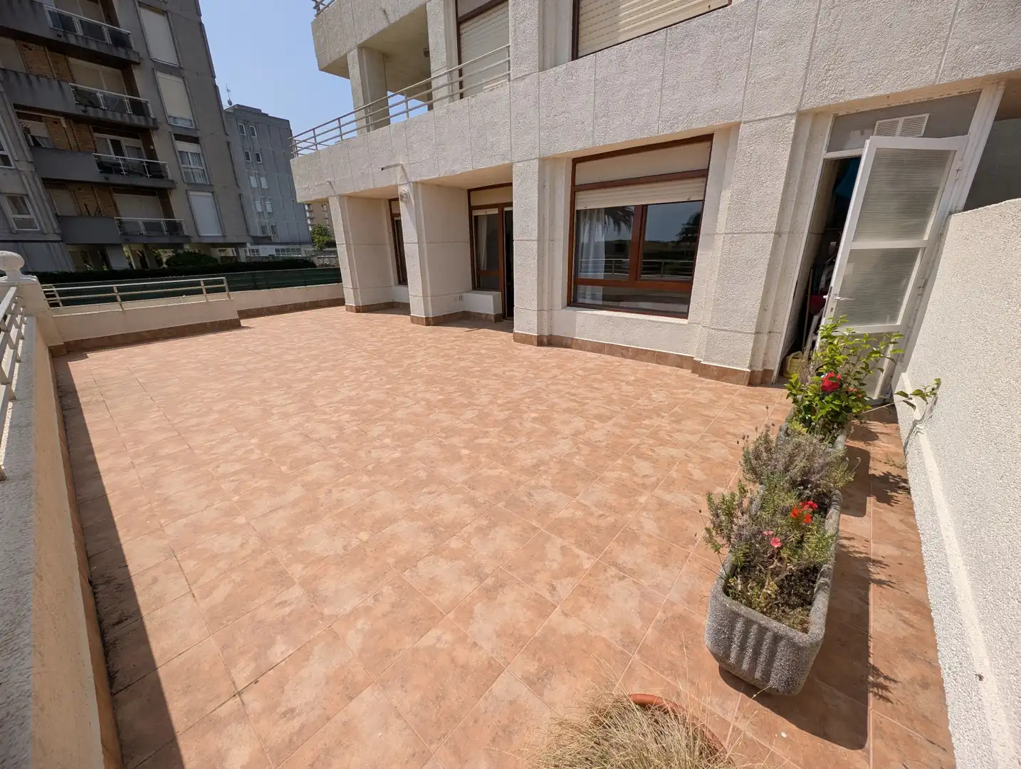 Flat for sale in Laredo - CALLE ENRIQUE MOWINCKEL- RCIA AMANECER, 84, Zona Playa