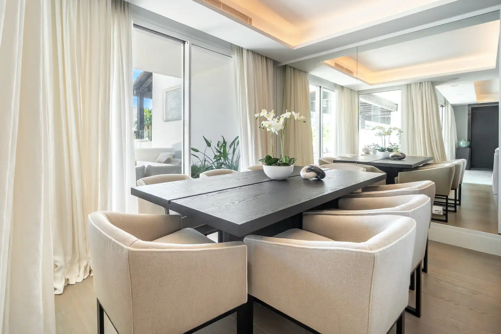 Comedor de Ático en venta en Marbella con Aire acondicionado, Terraza y Trastero
