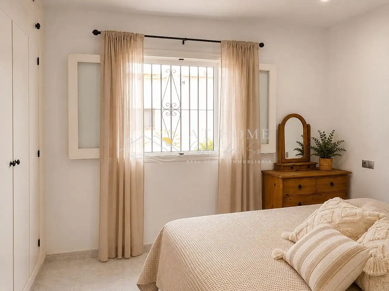 Dormitori de Casa o xalet de lloguer en Nerja amb Terrassa, Piscina i Forn