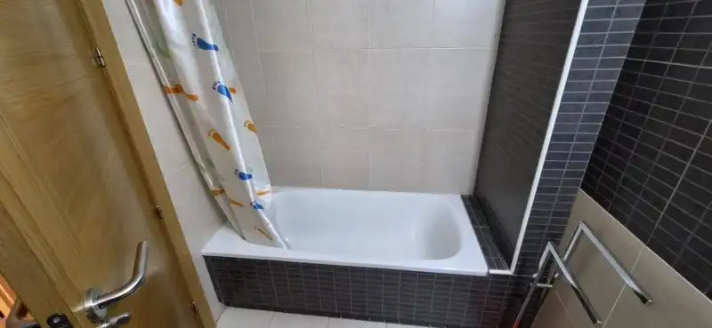 Bany de Pis en venda en Plasencia amb Aire condicionat, Calefacció i Jardí privat