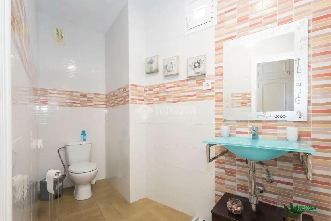 Baño de Piso en venta en Almería con Terraza
