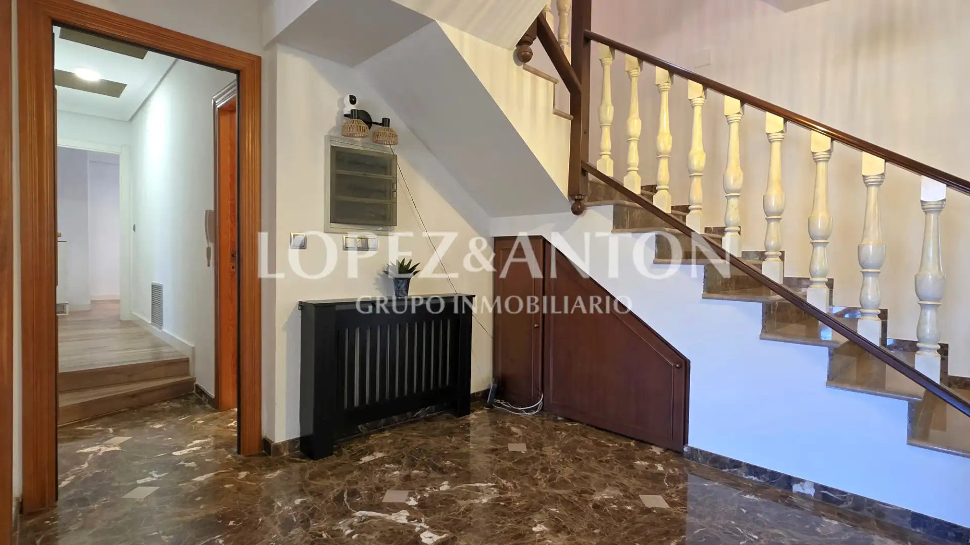 Haus oder Chalet zum Verkauf in L'Eliana mit Klimaanlage, Heizung und Privatgarten