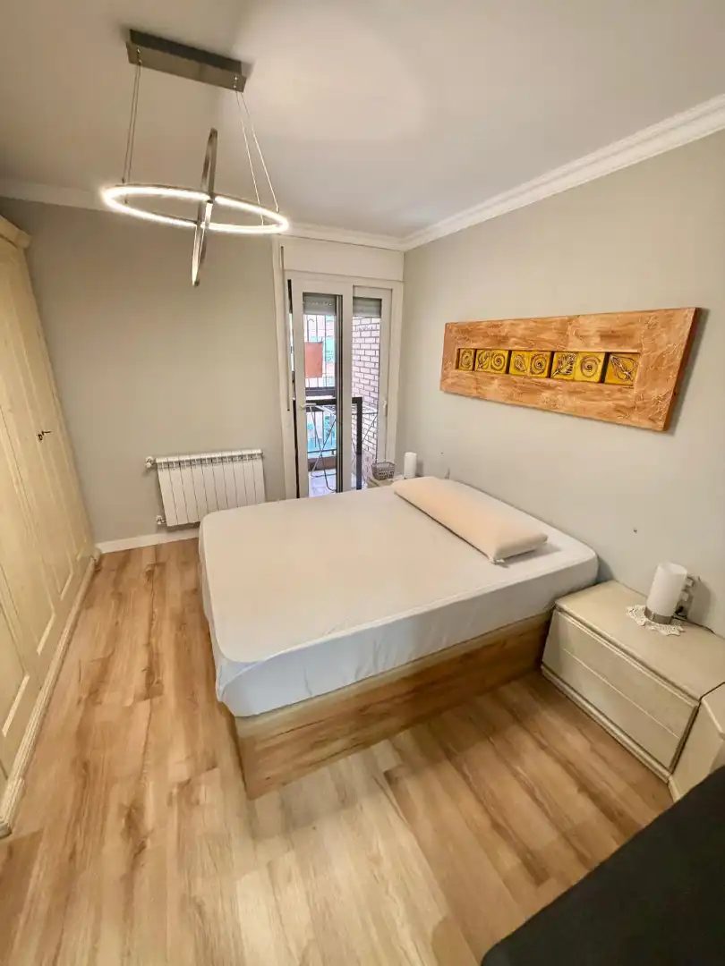Schlafzimmer von Wohnung zur Miete in Valencia mit Klimaanlage, Heizung und Möbliert