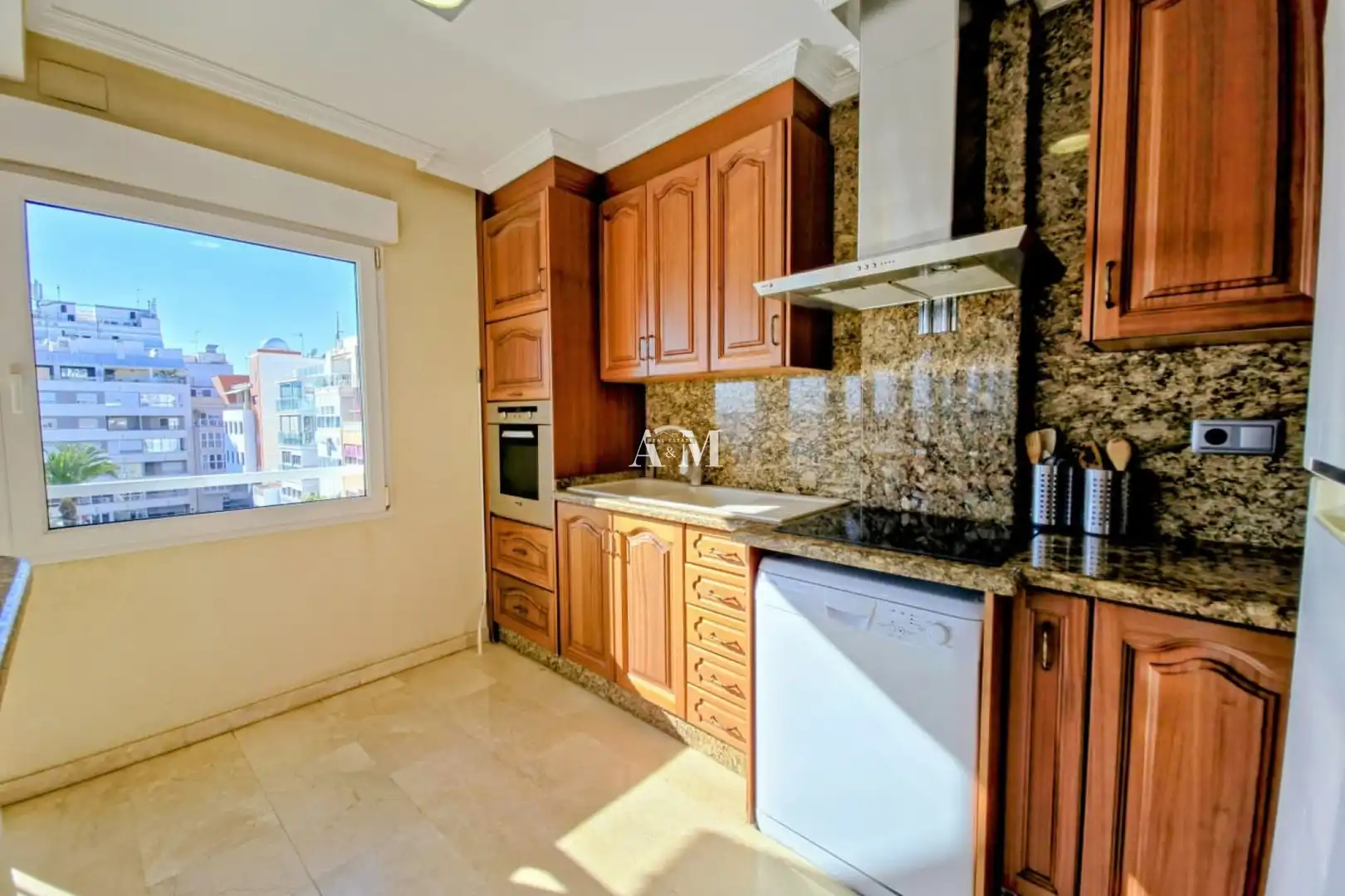 Kitchen of Flat for rent in Torrevieja  with Air Conditioner, Heating and Terrace