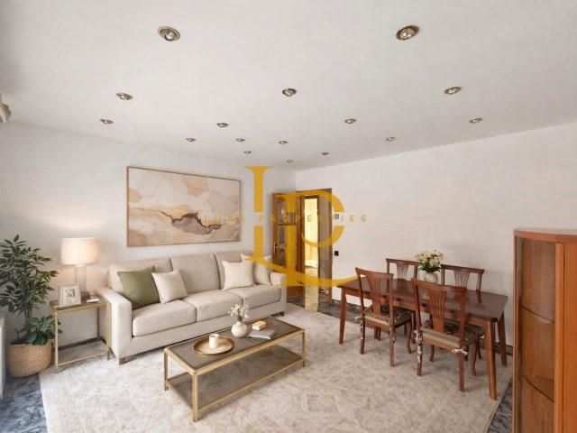 Sala d'estar de Pis en venda en Rubí amb Forn