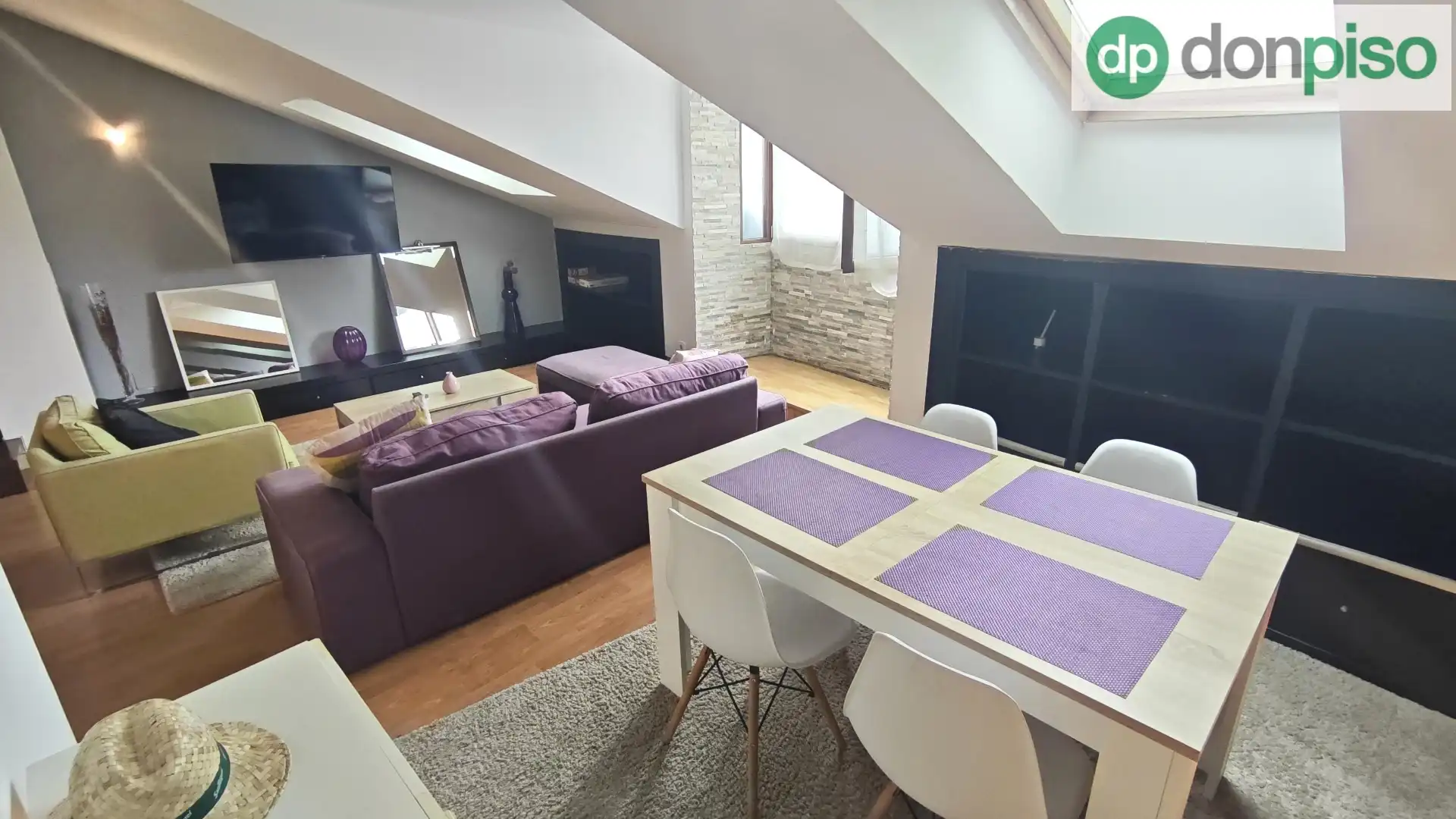 Sala d'estar de Dúplex en venda en Santander amb Calefacció i Moblat