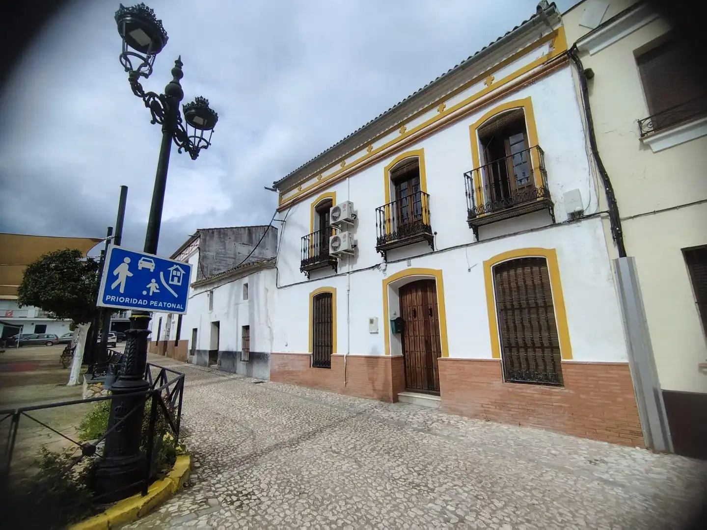 Casa adosada en venda a Almadén de la Plata