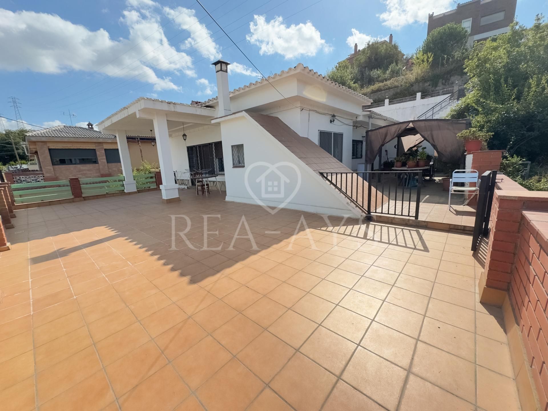 Exterior view of House or chalet for sale in Cervelló  with Heating, Private garden and Terrace