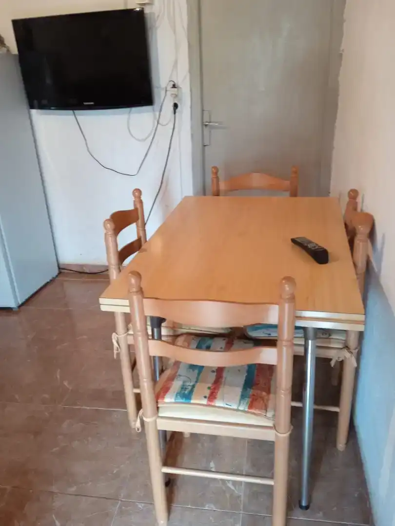 Menjador de Casa adosada en venda en Oencia amb Moblat, Forn i Rentadora
