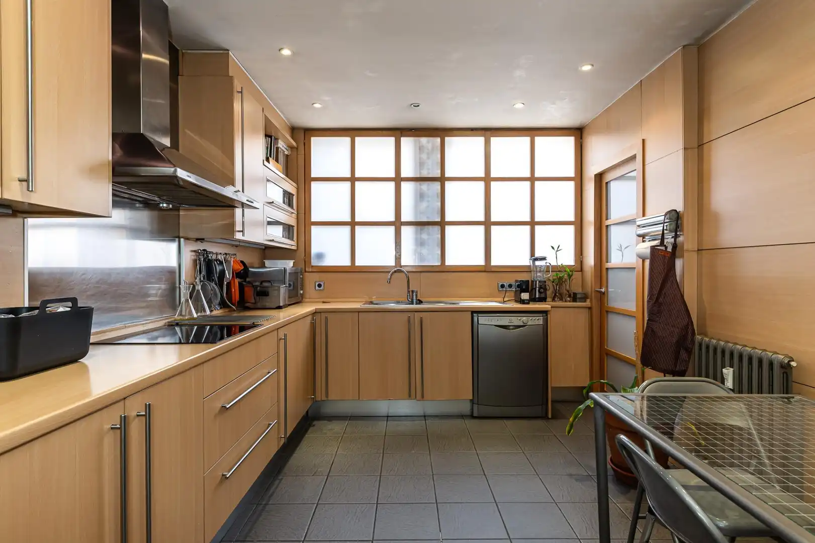 Küche von Wohnung zum Verkauf in Madrid mit Klimaanlage und Abstellraum