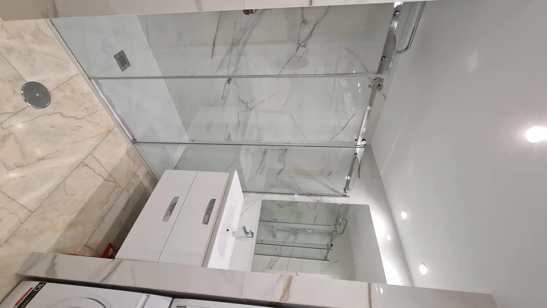 Bany de Apartament de lloguer en Madrid amb Aire condicionat, Calefacció i Moblat