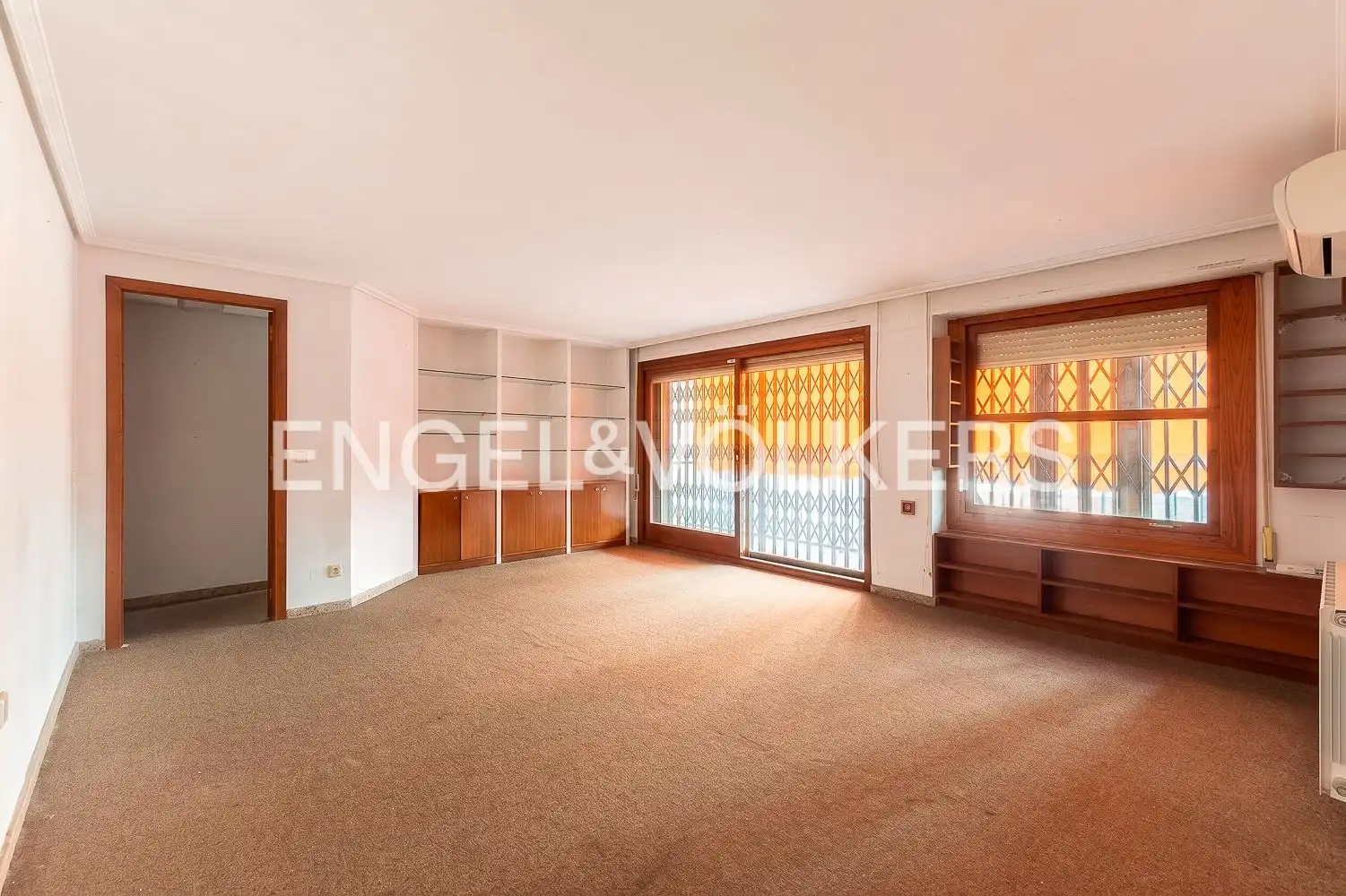 Flat with terrace for sale in Ciutat Vella