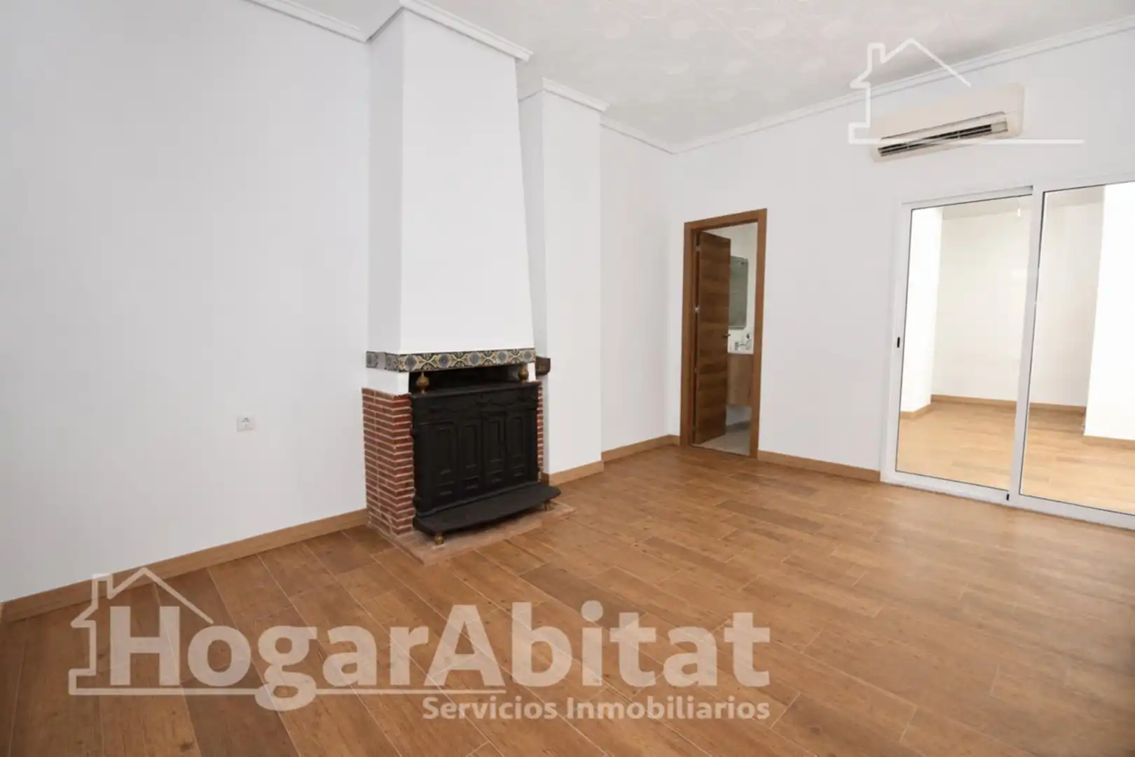 Sala d'estar de Casa o xalet en venda en Catarroja amb Aire condicionat, Calefacció i Terrassa