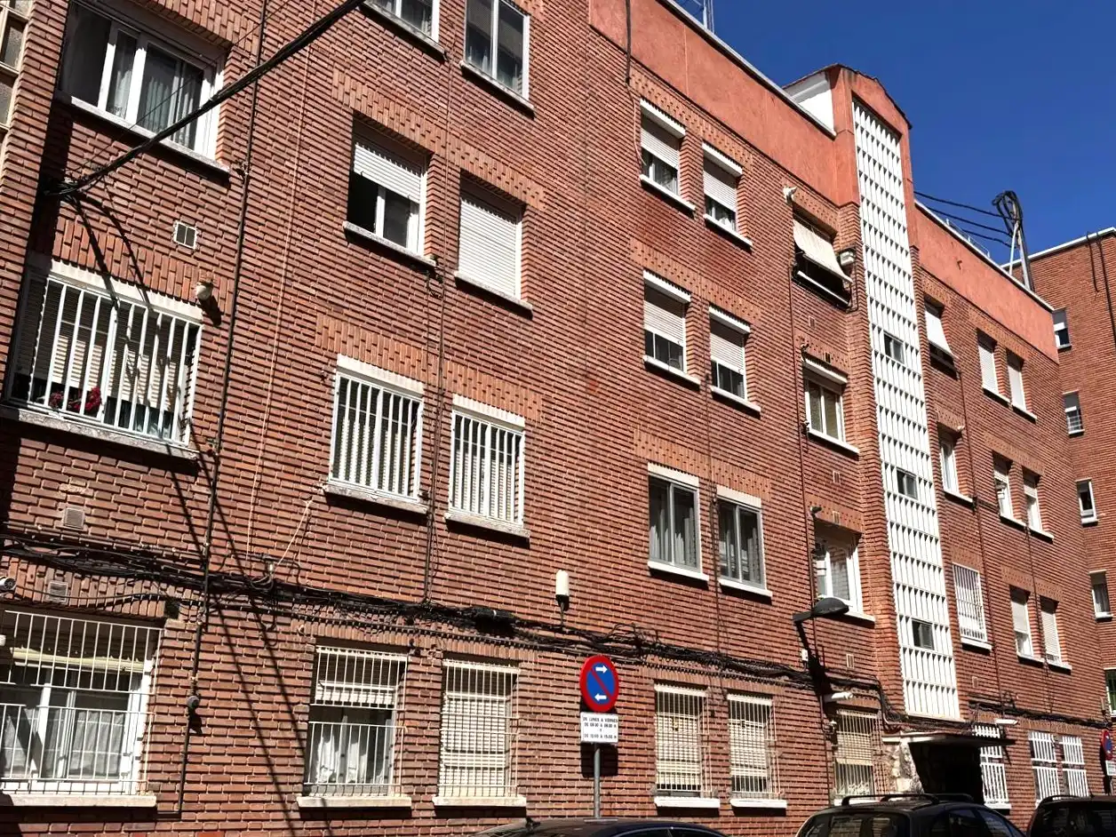 Vista exterior de Piso en venta en Alcalá de Henares