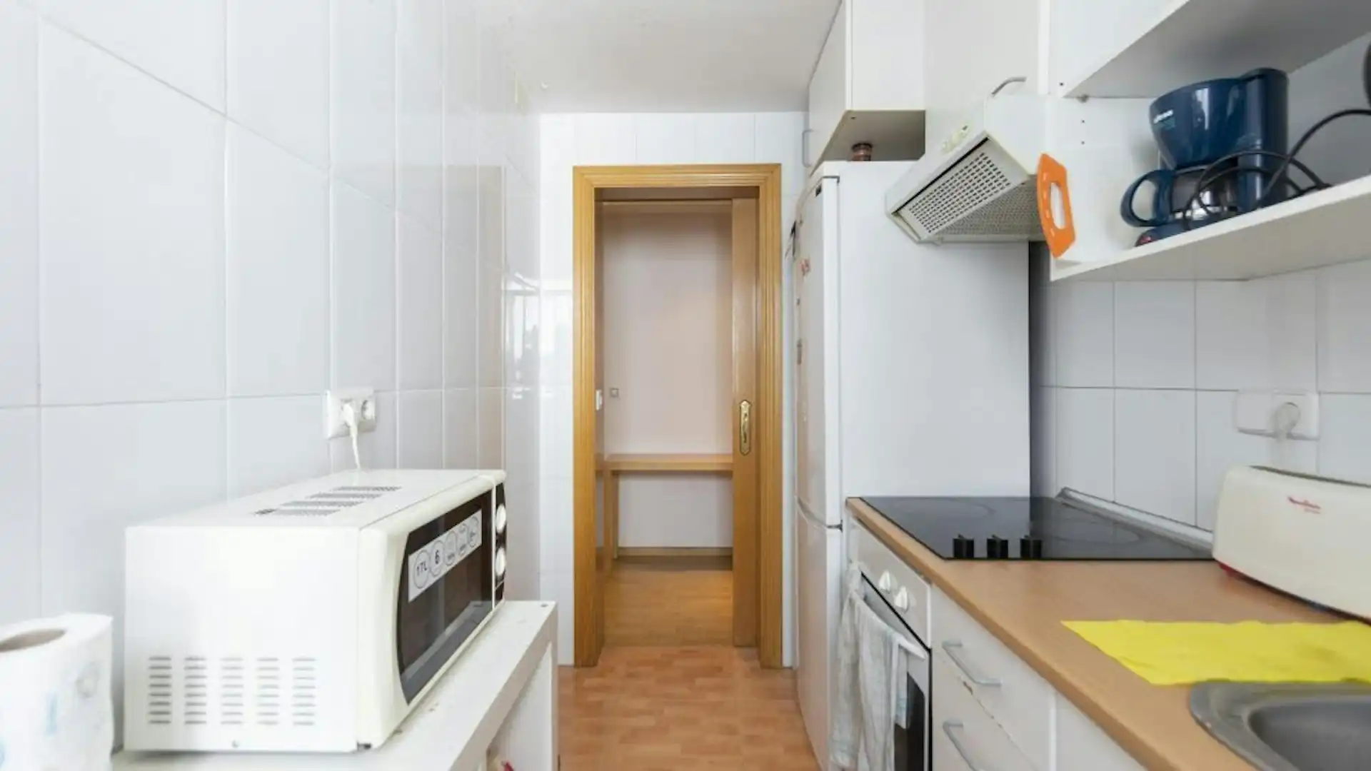 Kitchen of Flat for rent in Madrid  with Heating, Furnished and Washing machine
