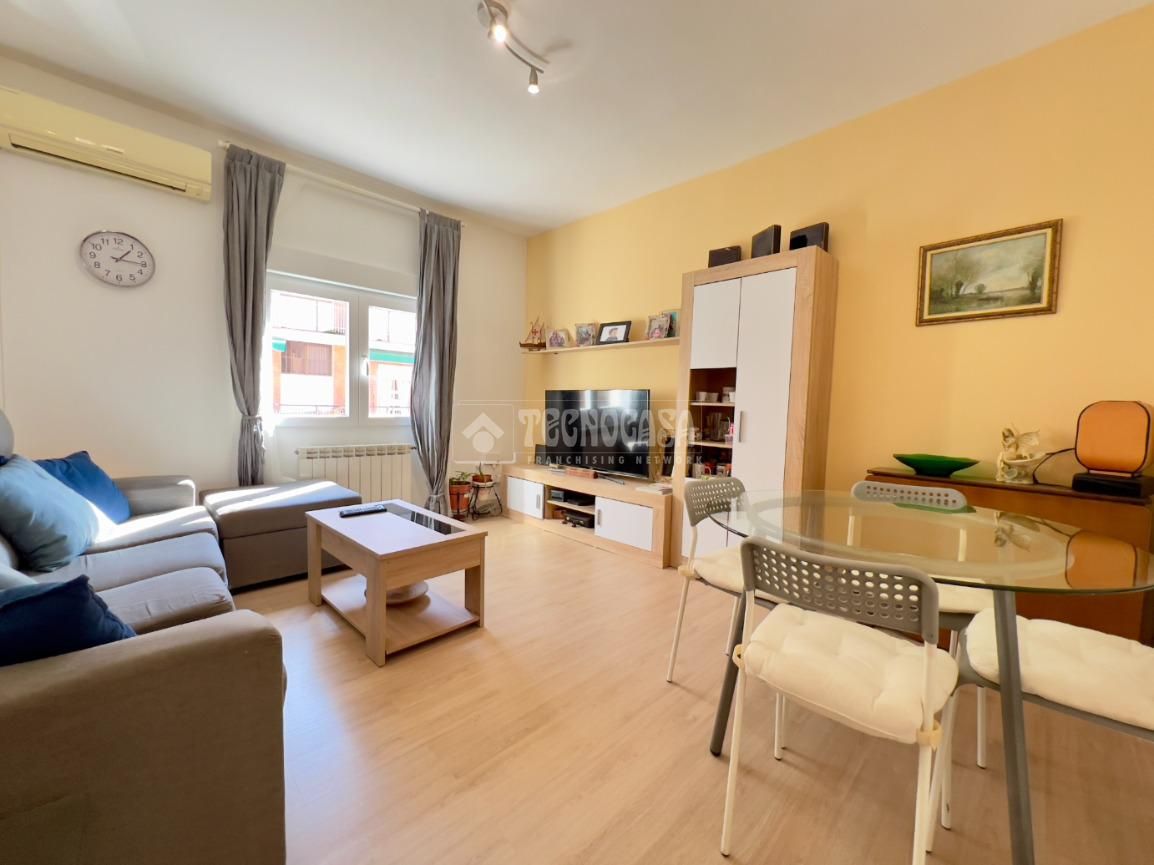Living room of Flat for sale in  Madrid Capital  with Heating