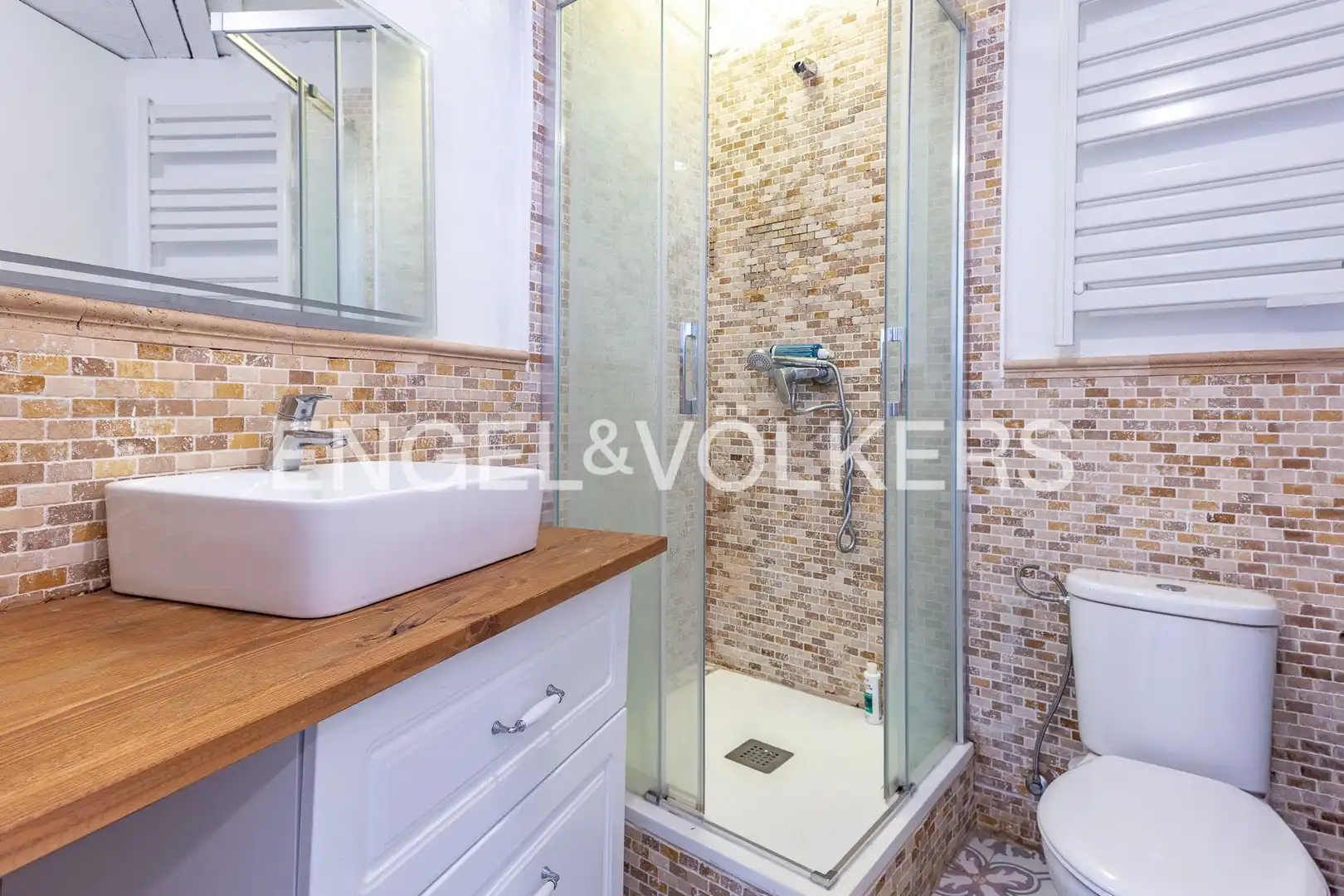 Bathroom of Houses for rent in El Masnou  with Air Conditioner, Heating and Furnished