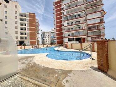 Appartement compact avec piscine à louer à Paseo Paseo Marítimo de Poniente