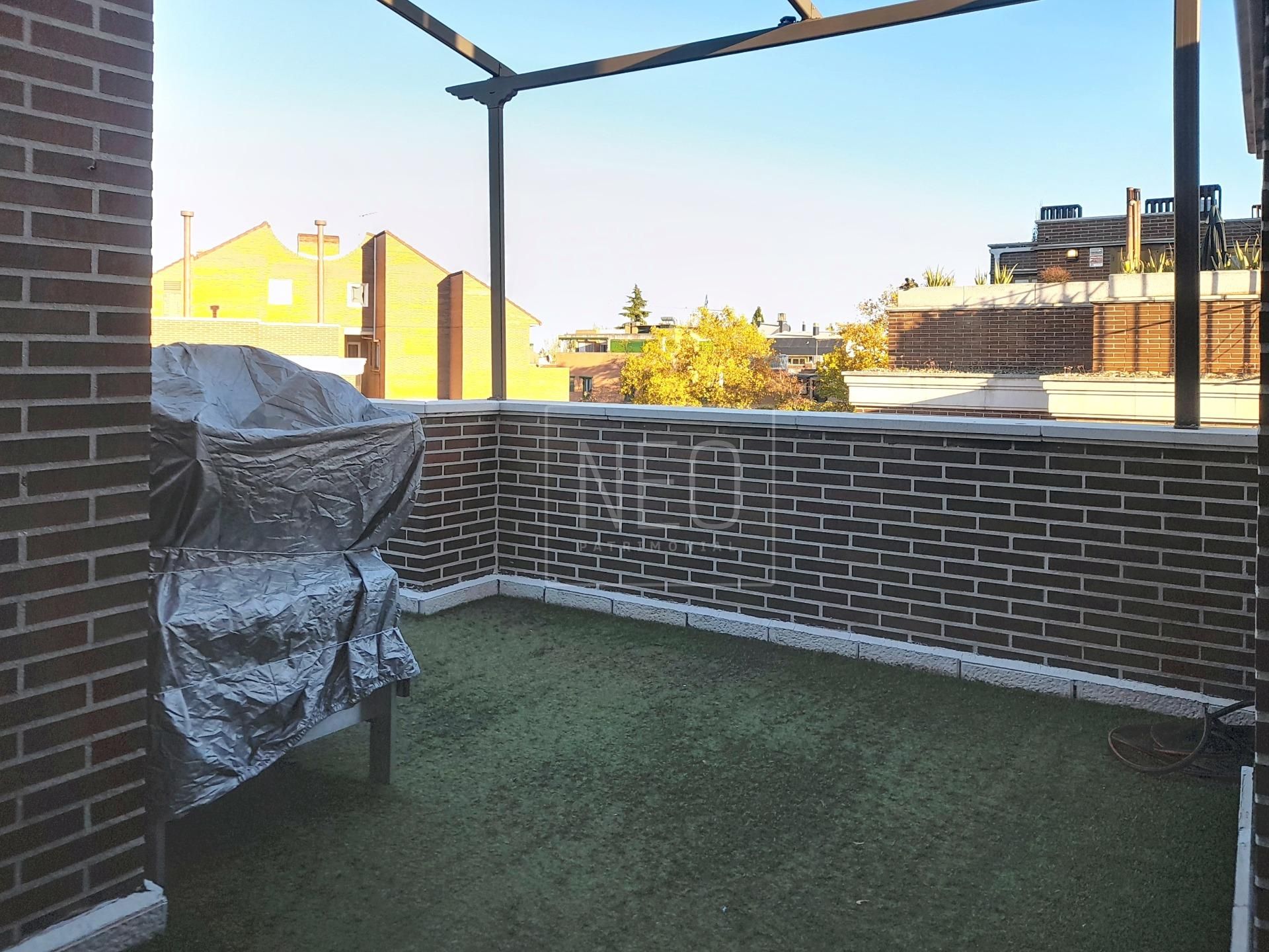 Terrassa de Dúplex en venda en  Madrid Capital amb Aire condicionat, Calefacció i Jardí privat