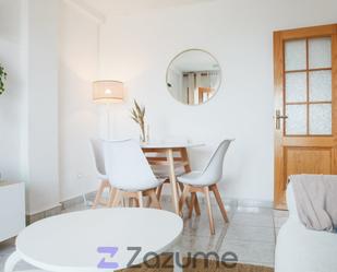 Dormitori de Apartament de lloguer en Torrevieja amb Jardí privat, Terrassa i Moblat