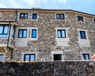 Vista exterior de Casa o xalet en venda en Malpica de Bergantiños amb Calefacció, Jardí privat i Terrassa