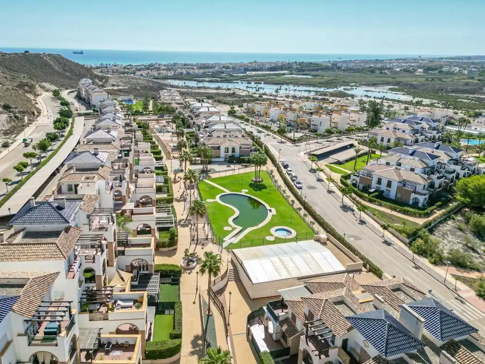Vivienda con piscina en venta en Calle ALBARDIN, imagen 40