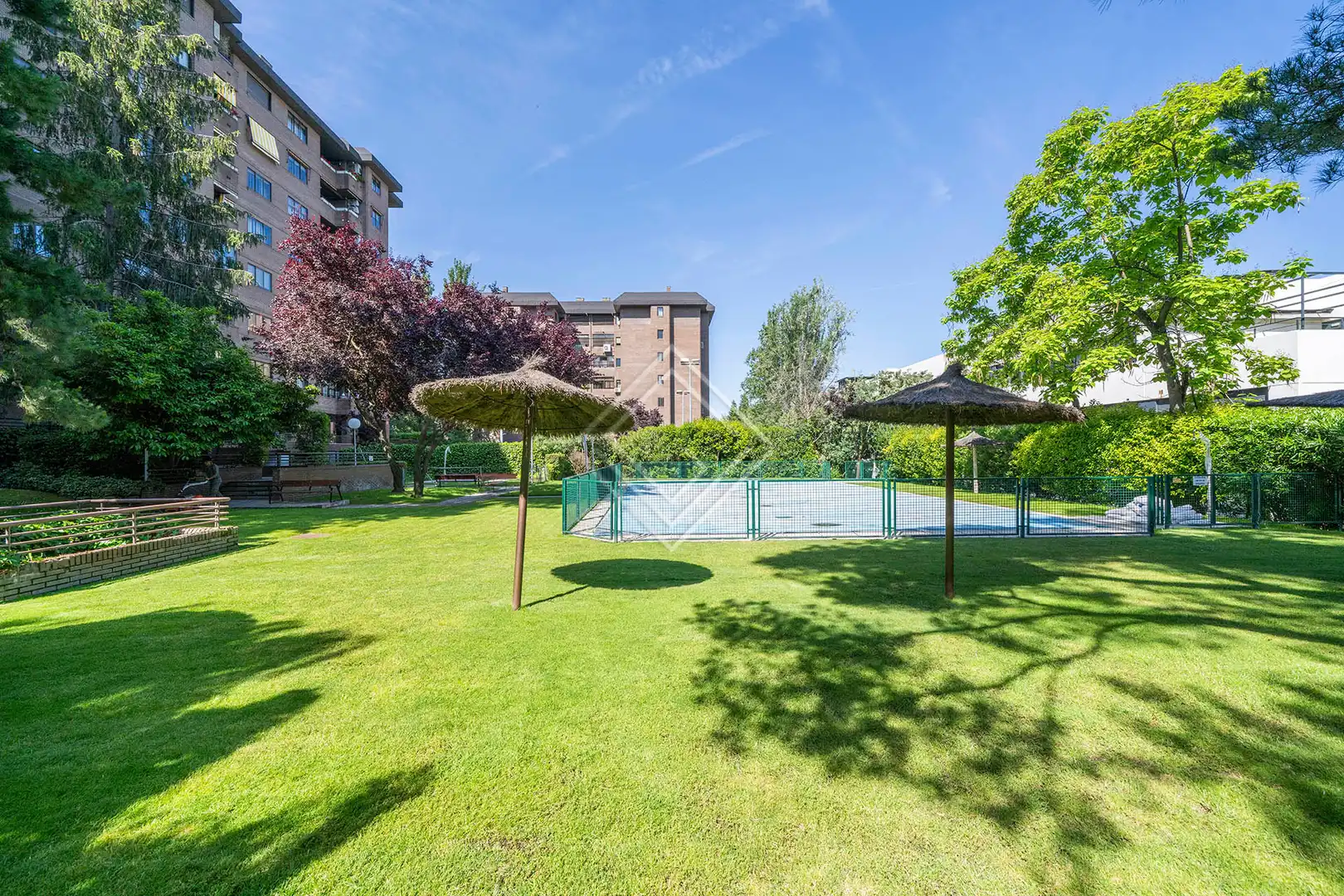 Piscina de Piso en venta en Madrid con Jardín privado, Terraza y Piscina comunitaria