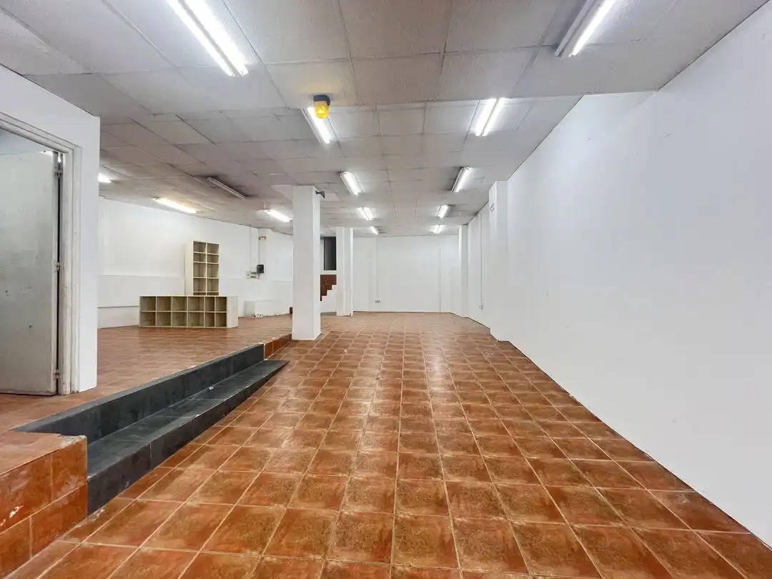 Gewerbefläche zur Miete in Calle Tiboli Kalea, imagen 5