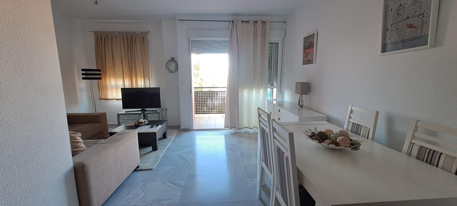 Sala d'estar de Pis en venda en Bormujos amb Aire condicionat, Terrassa i Piscina