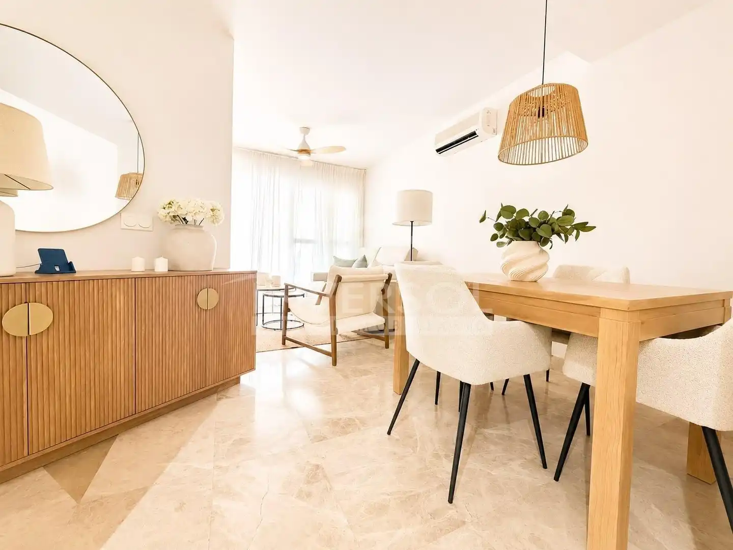 Wohnzimmer von Wohnung zum Verkauf in El Ejido mit Klimaanlage, Heizung und Terrasse