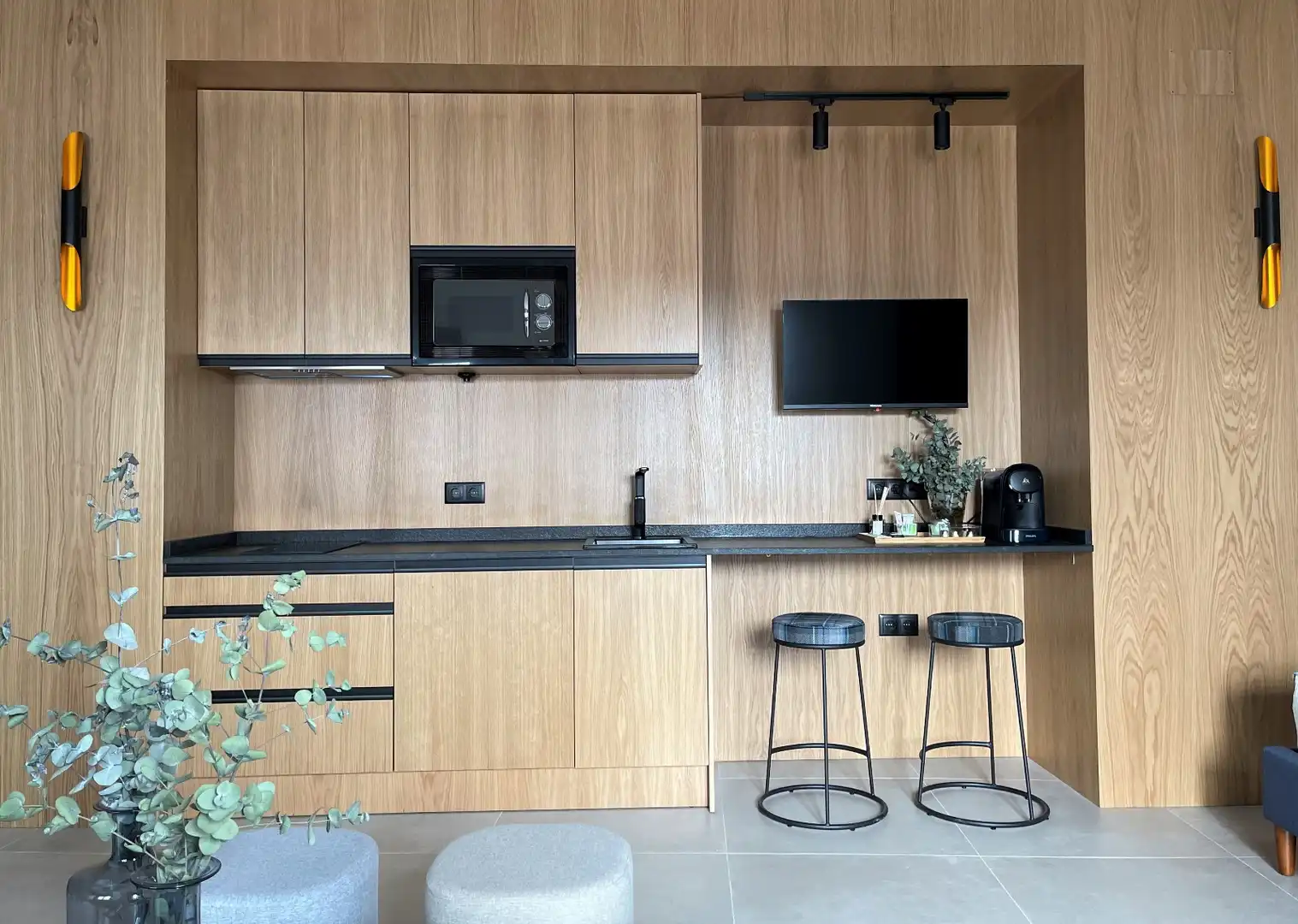 Cocina de Estudio de alquiler en Carmona con Aire acondicionado, Amueblado y Microondas