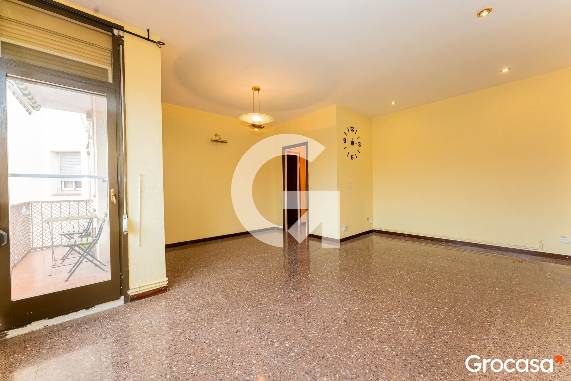 Sala d'estar de Pis en venda en Cornellà de Llobregat amb Aire condicionat, Calefacció i Forn