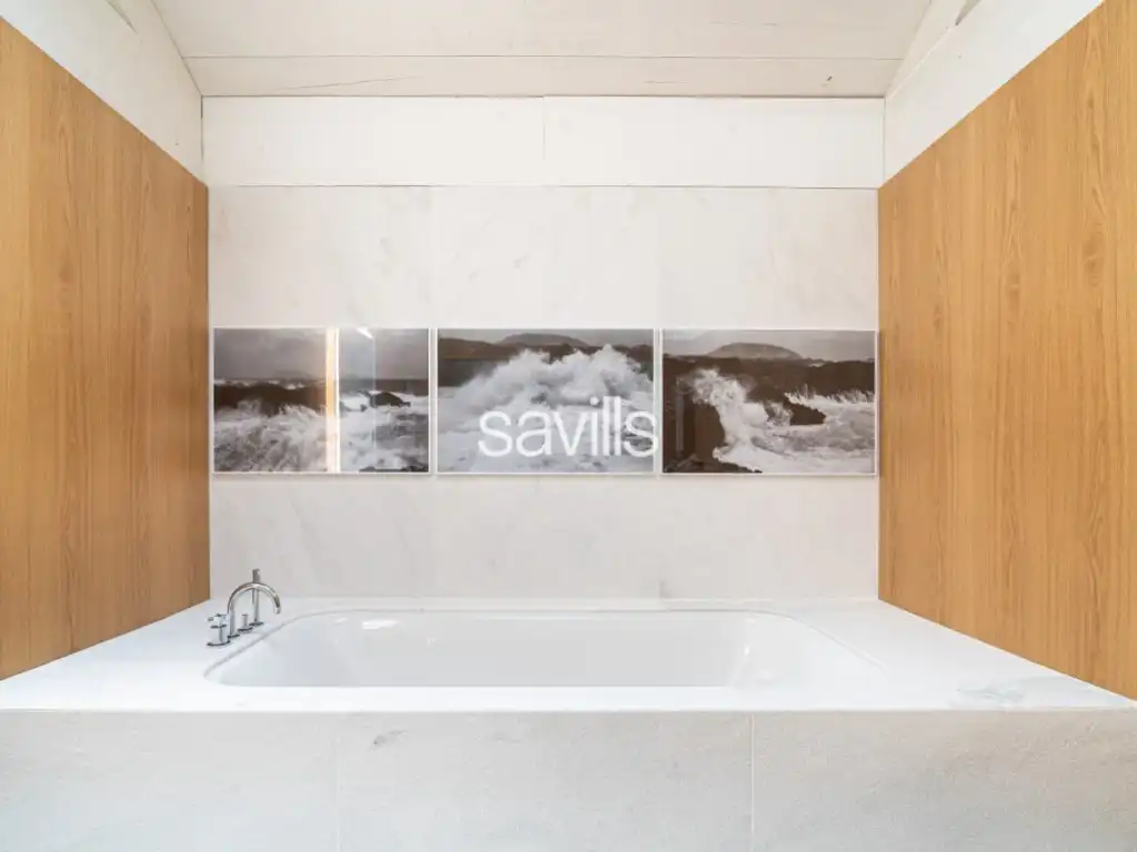 Bany de Casa o xalet en venda en Barcelona amb Aire condicionat i Terrassa