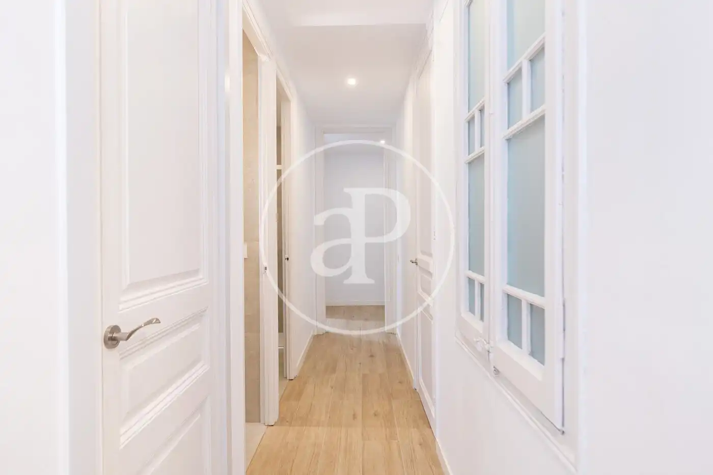 Wohnung zum Verkauf in Barcelona mit Klimaanlage und Heizung
