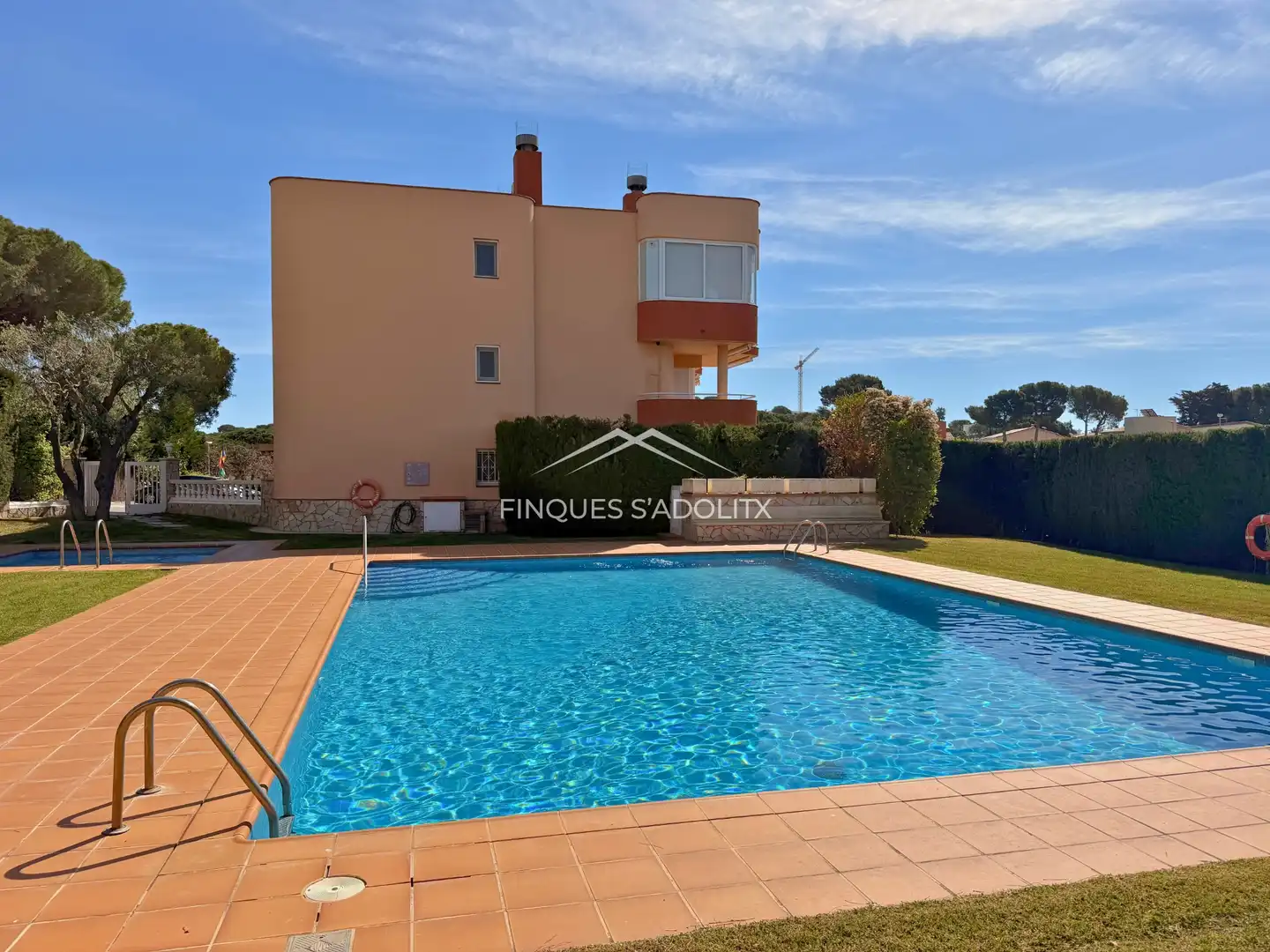 Piscina de Planta baixa en venda en Castell d'Aro, Platja d'Aro i s'Agaró amb Aire condicionat, Calefacció i Jardí privat