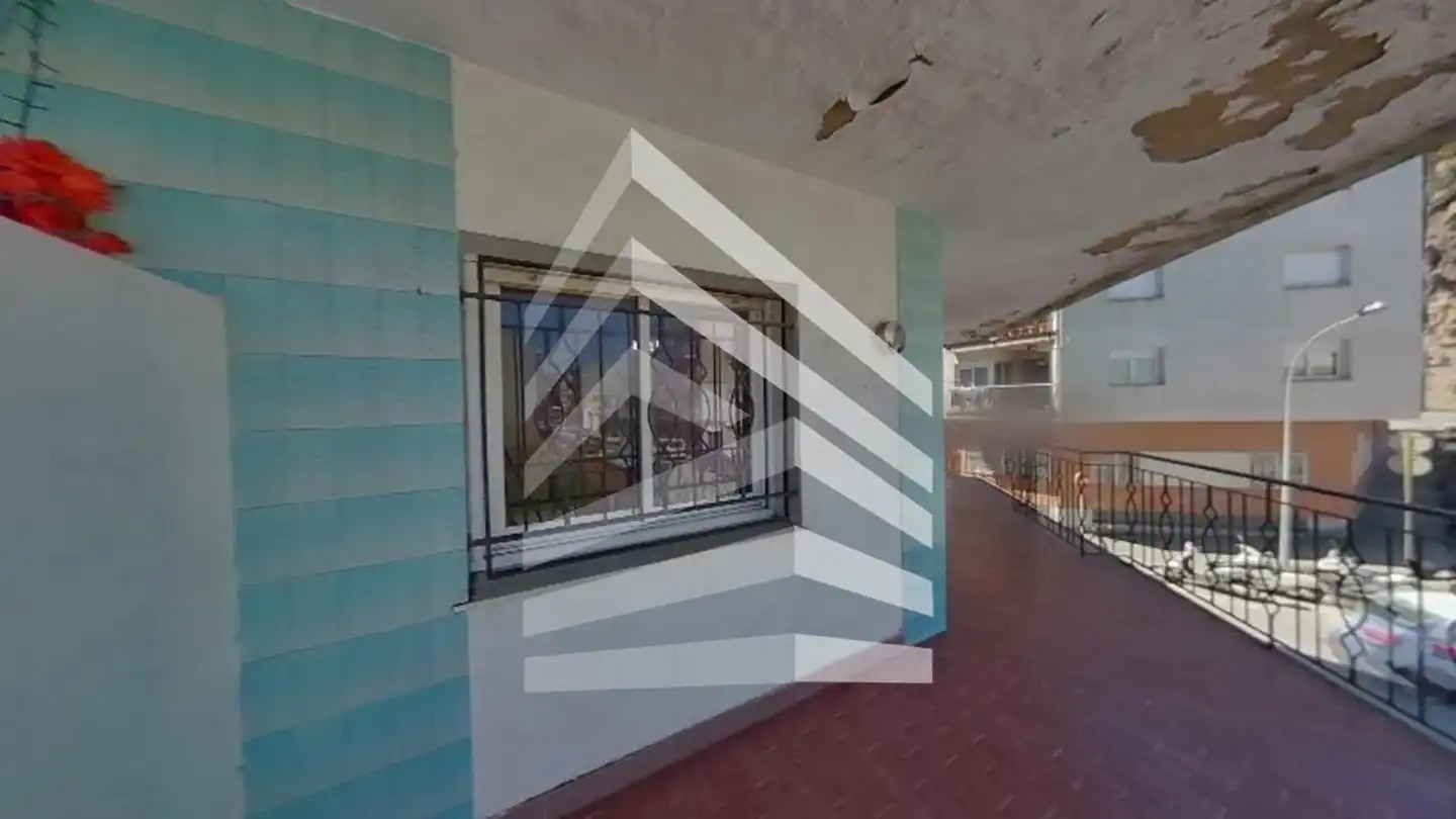 Piso con terraza en venta en calle Josep Carner