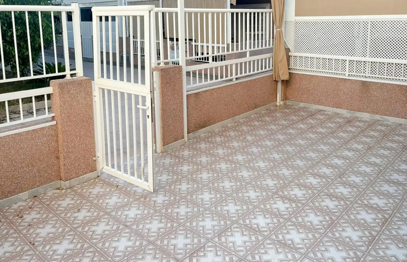 Terrasse von Haus oder Chalet zur Miete in Santa Pola mit Klimaanlage, Terrasse und Balkon