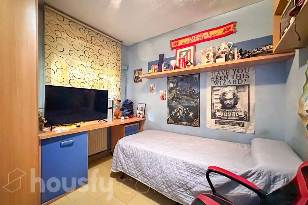 Bedroom of Flat for sale in Móstoles  with Air Conditioner, Terrace and Storage room